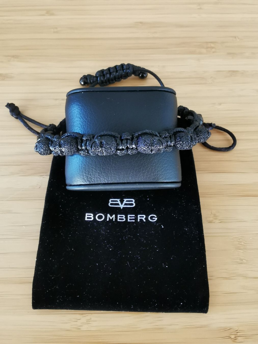 Bomberg Bracciali & Braccialetti: Bracelet Bomberg Skully Crystals – Nuovo (secondo la descrizione) da La Tour-de-Peilz venduto da Specter228 1