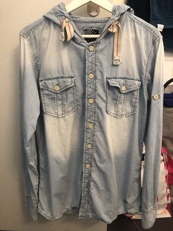 Cooles Jeanshemd mit Kapuze Grösse M, Top Zustand
