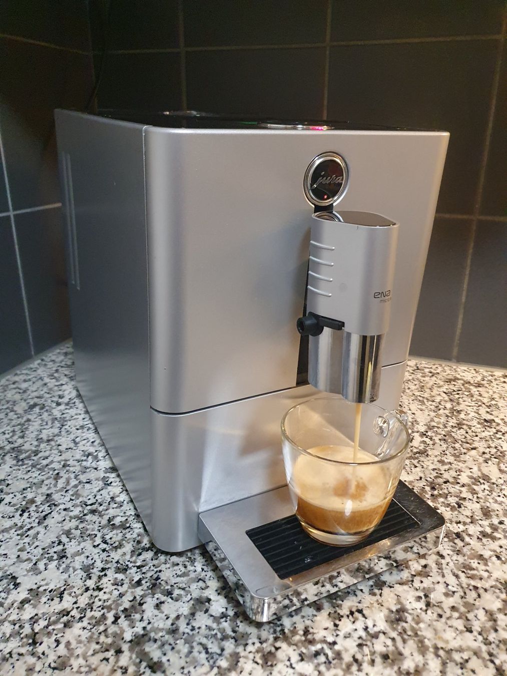 Jura Kaffeemaschinen & Espressomaschinen: Jura Kaffeemaschine ENA – Gebraucht aus Stansstad von Bambus24 2