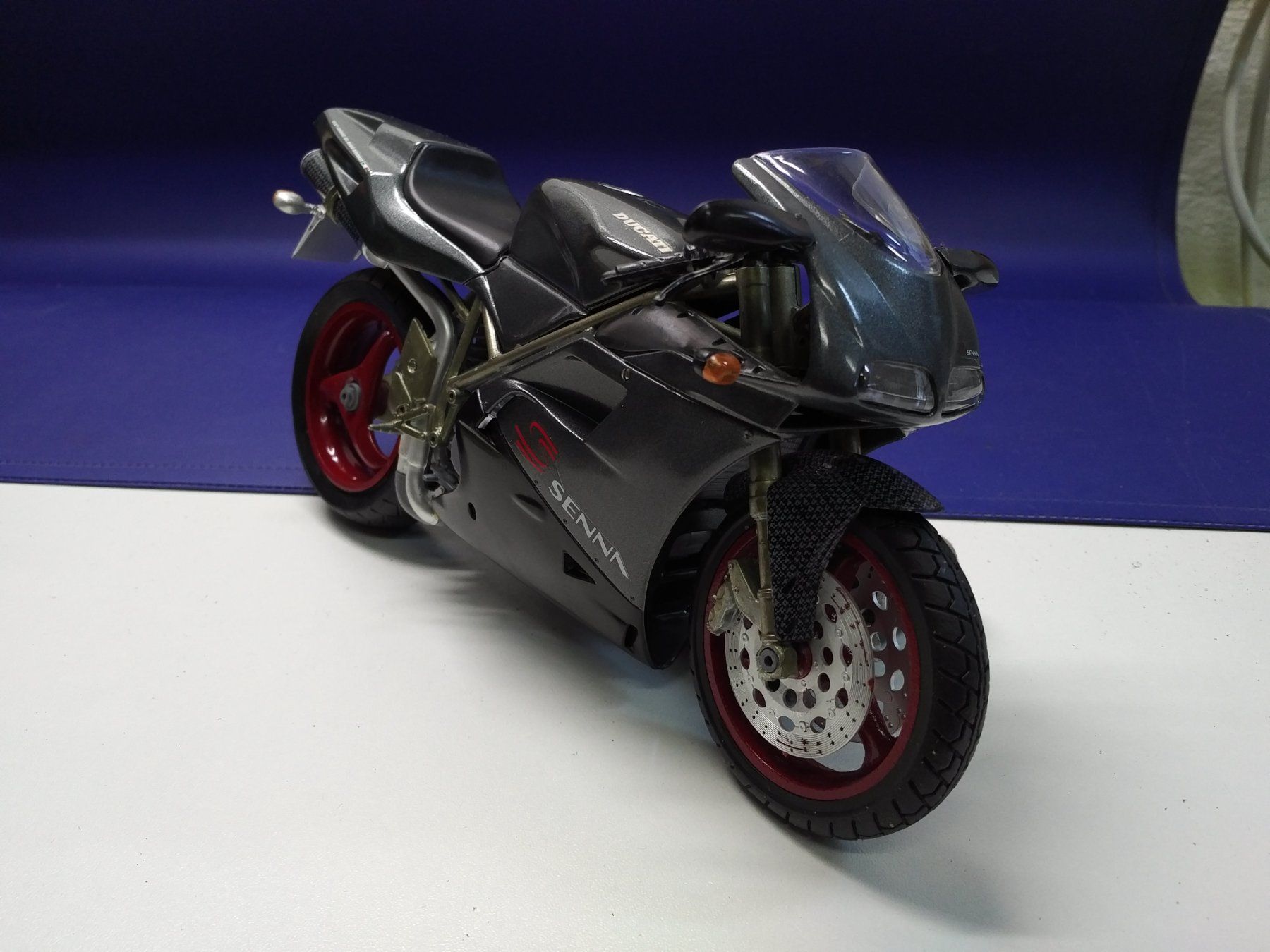 Kit di modellismo & Modellini statici: Ducati Senna 95 Protar 1:9 – Nuovo e nell'imballaggio originale da Fribourg venduto da 911cc 6