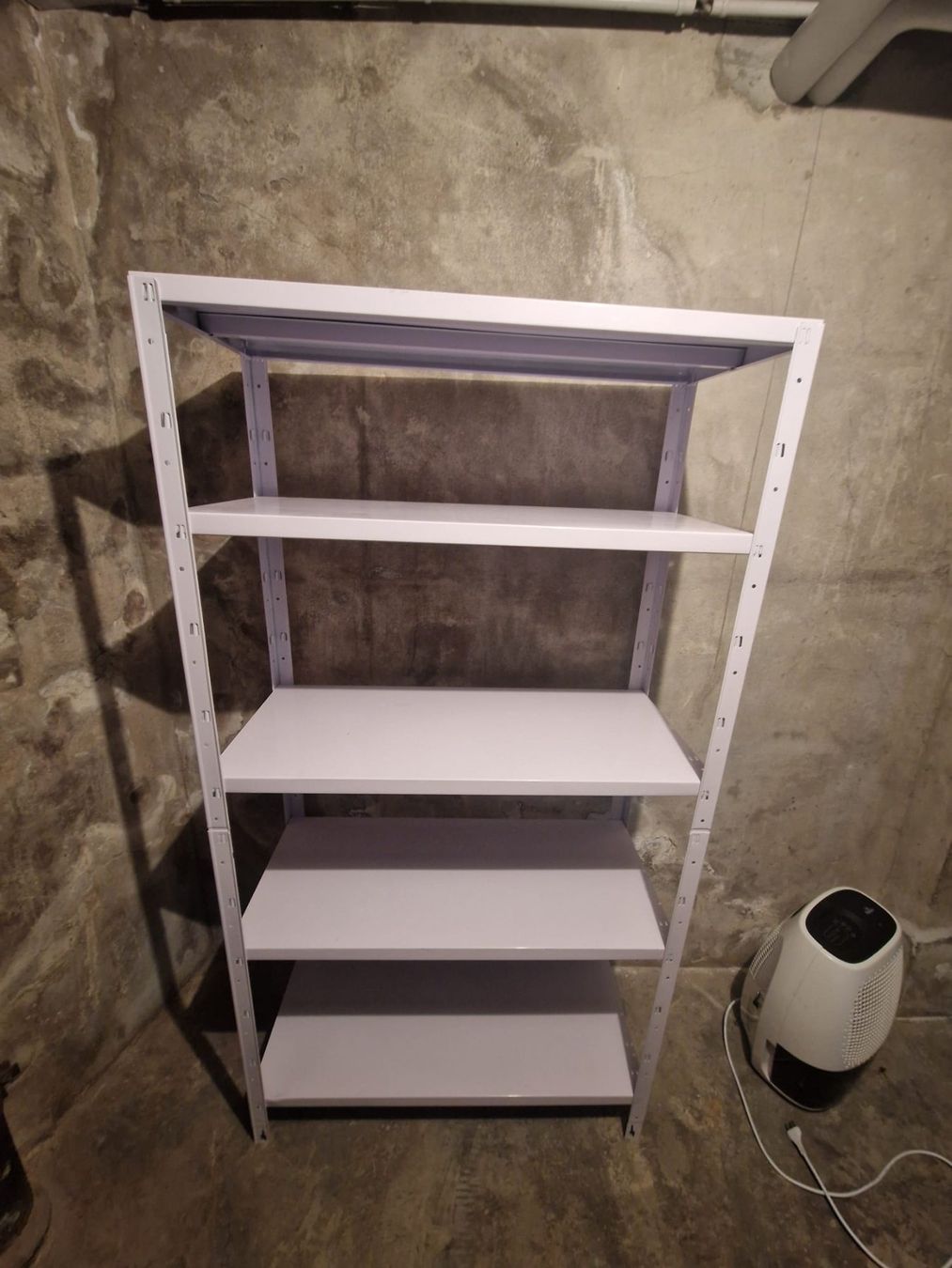 Regale: Kellerregal weiss metall – Gebraucht aus Luzern von Lucan_Valerius