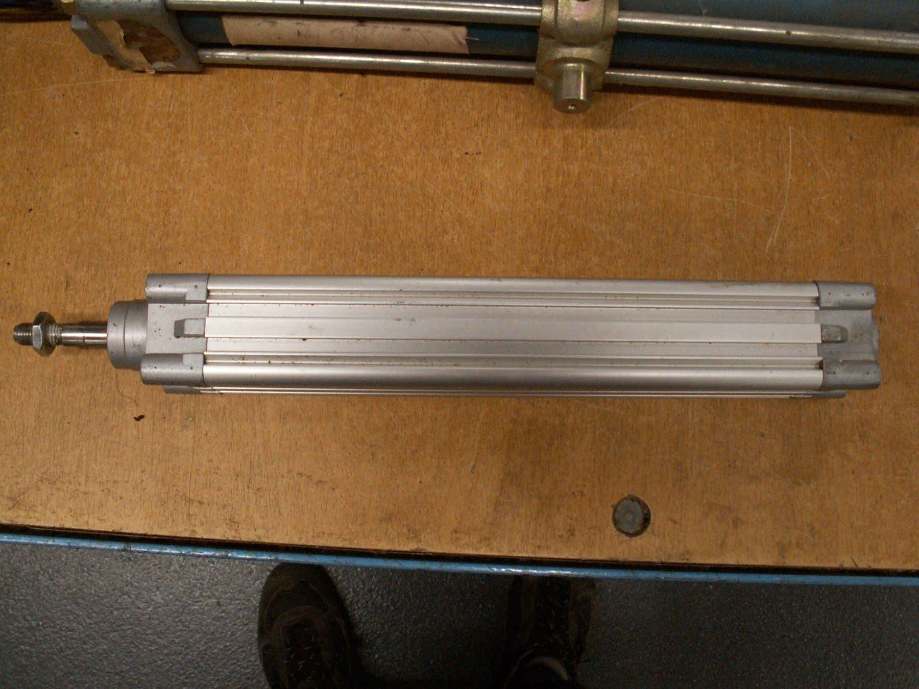 Festo Sonstige Elektronik: vérin pneumatique Festo DNC-32-200 – Gebraucht aus Attalens von Gmsa68 2