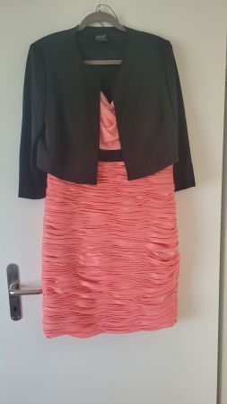 Schönes  Cocktailkleid zu Verkaufen Gr 42
