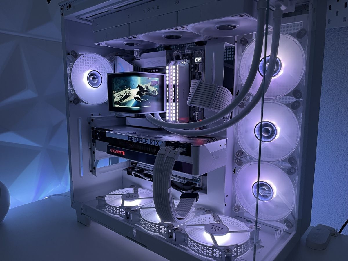 Amd PCs: High-End Gaming PC - White Edition – D'occasion à Bassersdorf par Rogggggger