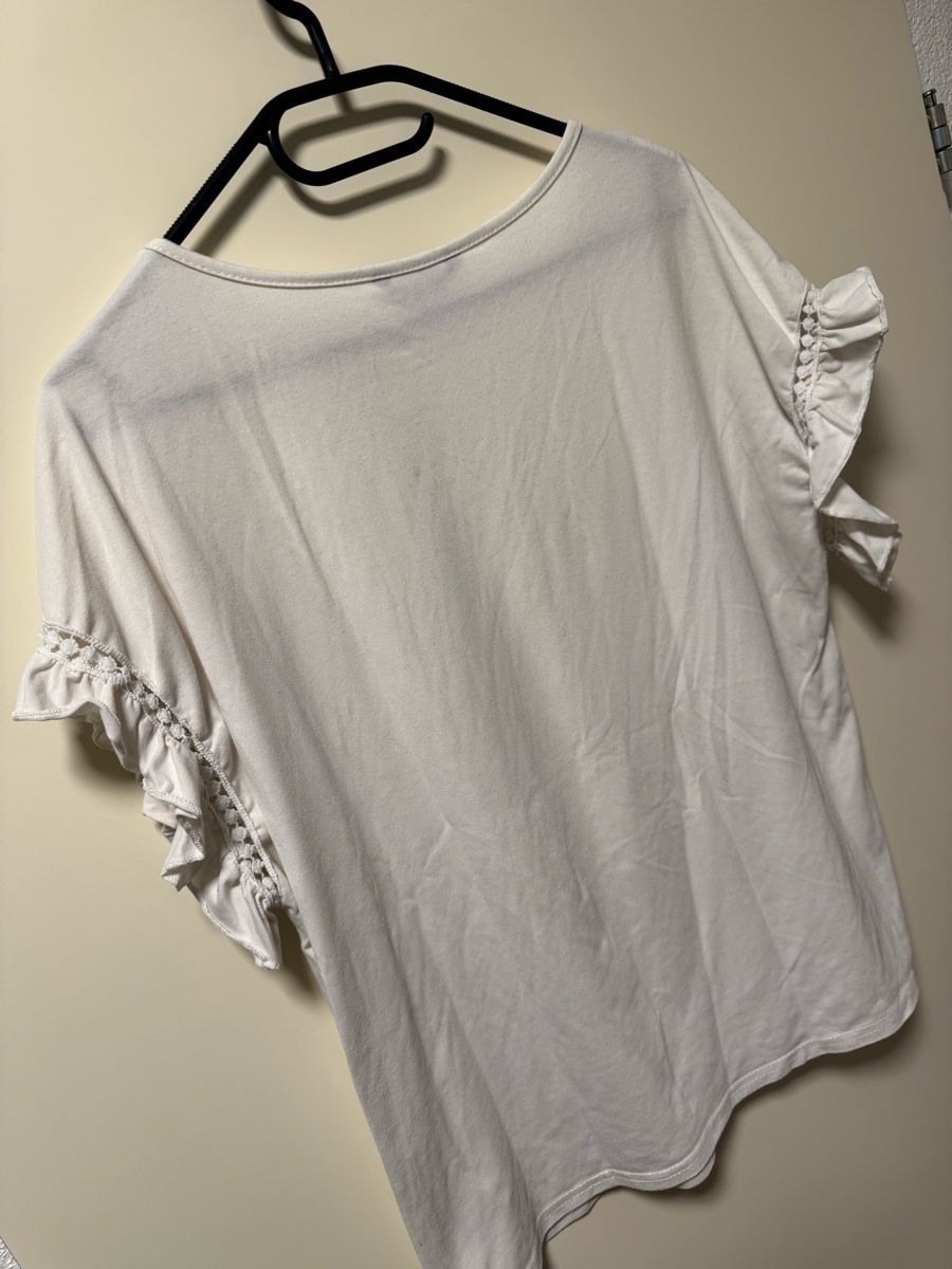 T-Shirts: Weisses Shirt mit Spitzenärmeln Gr. M/L – Neu (gemäss Beschreibung) aus Zürich von cha_7n8s 3