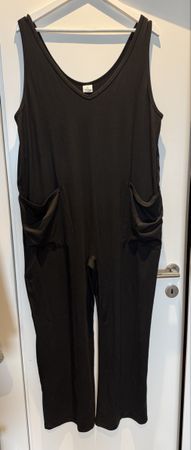 Schwarzer Jumpsuit, Grösse L