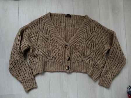 Trendyol Strickjacke braun kurz Grösse S guter Zustand