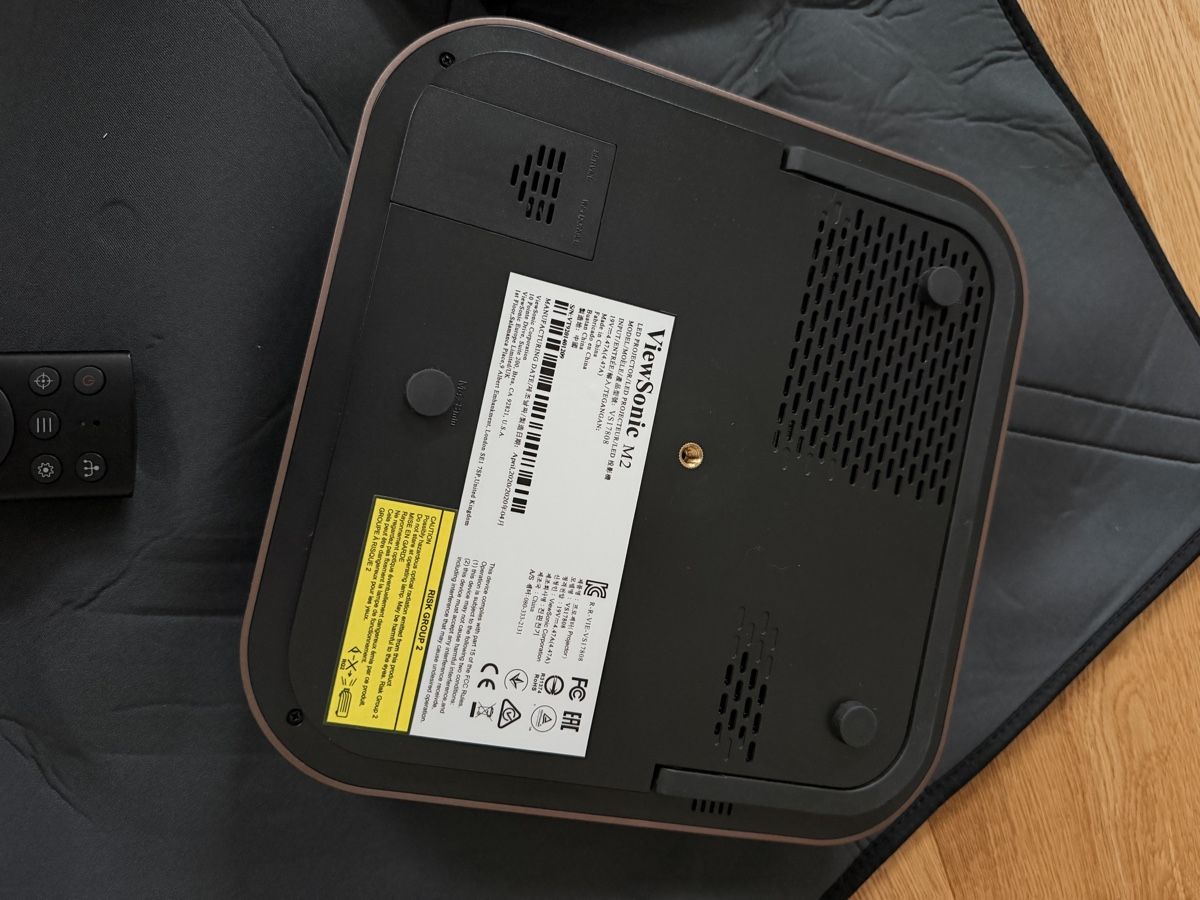Viewsonic Proiettori: ViewSonic M2 Beamer mit  Bodenleinwand – Nuovo (secondo la descrizione) da Weinfelden venduto da ja.scho 3