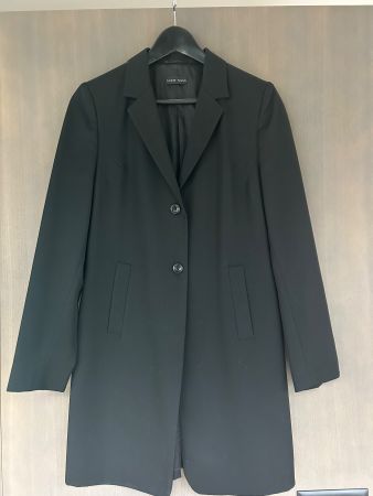 Eleganter schwarzer Übergangs-Mantel /Longblazer