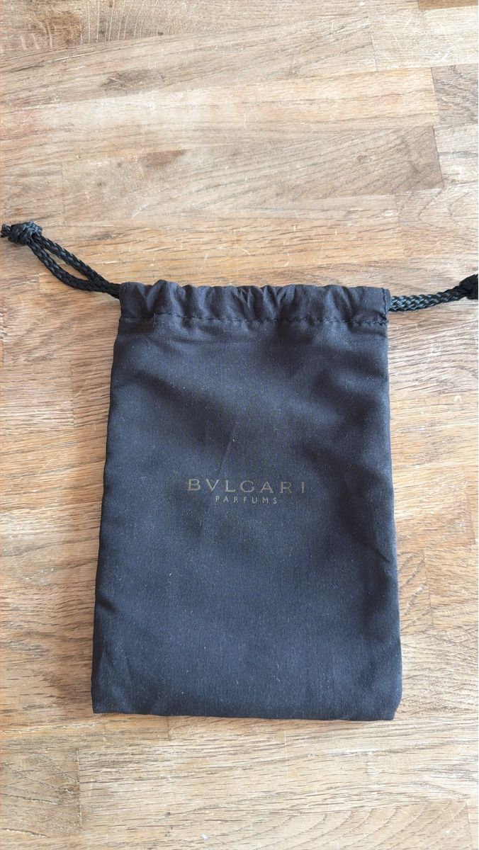 Bulgari Sacs: Bvlgari Parfums Pouch Black drawstring bag – D'occasion à Lugano par bad_2t9b