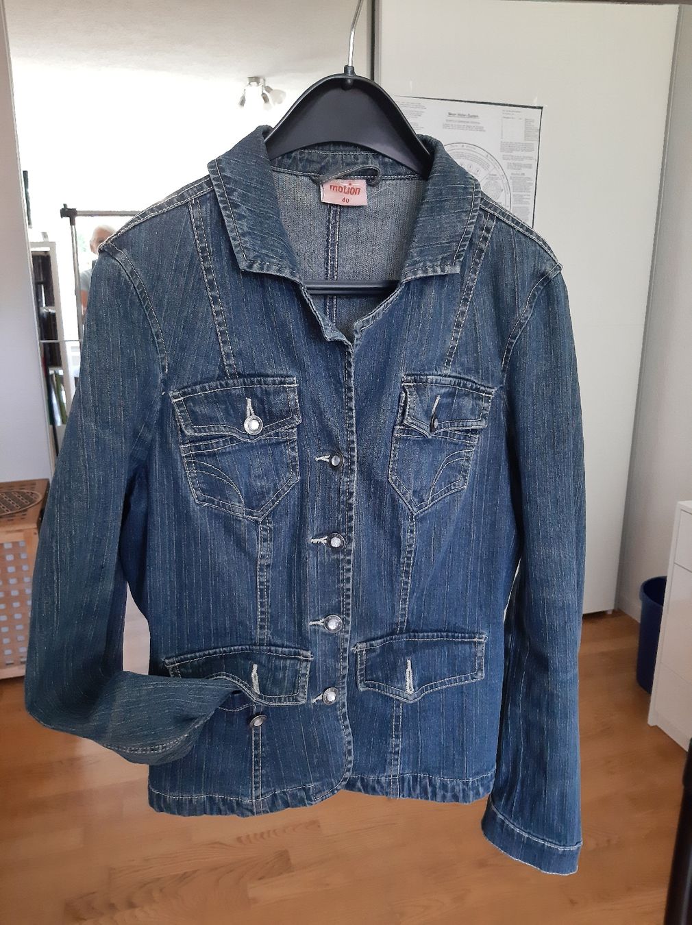 Jacken: Gut erhaltene Jeansjacke  – Gebraucht aus Hochdorf von Amazone0