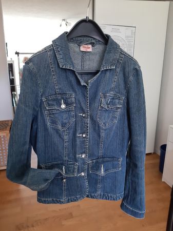 Gut erhaltene Jeansjacke 