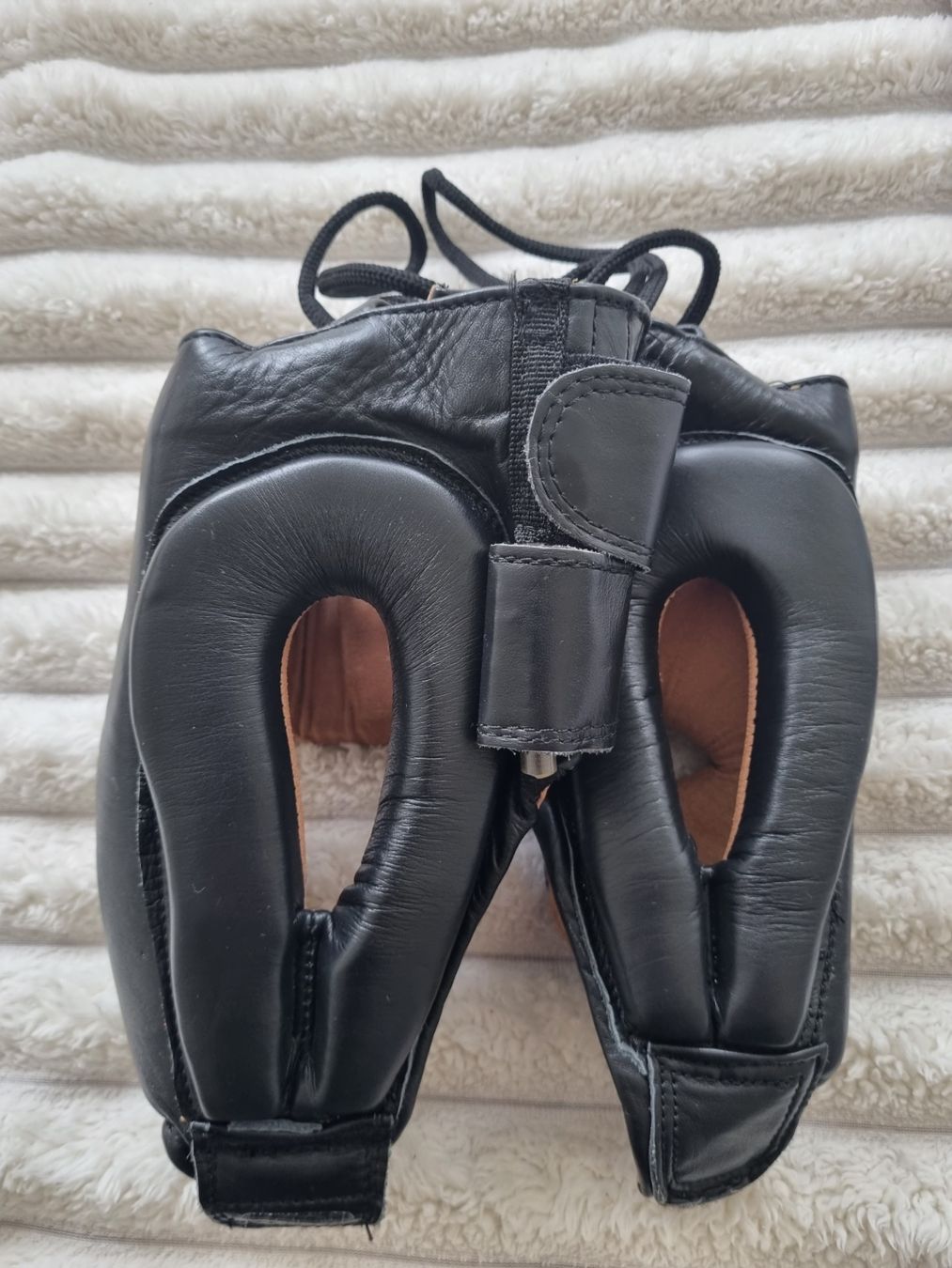 Caschi: Casque de boxe LEONE 1947 - Protection optimale, cuir – Usato da Riddes venduto da pierre-a-facettes 1