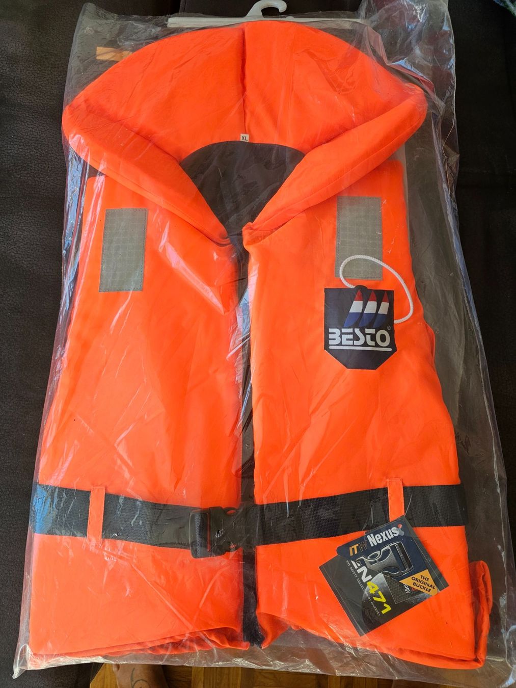Giubbotti di salvataggio: Schwimmweste Gr. XL – Nuovo e nell'imballaggio originale da Hombrechtikon venduto da malaika03