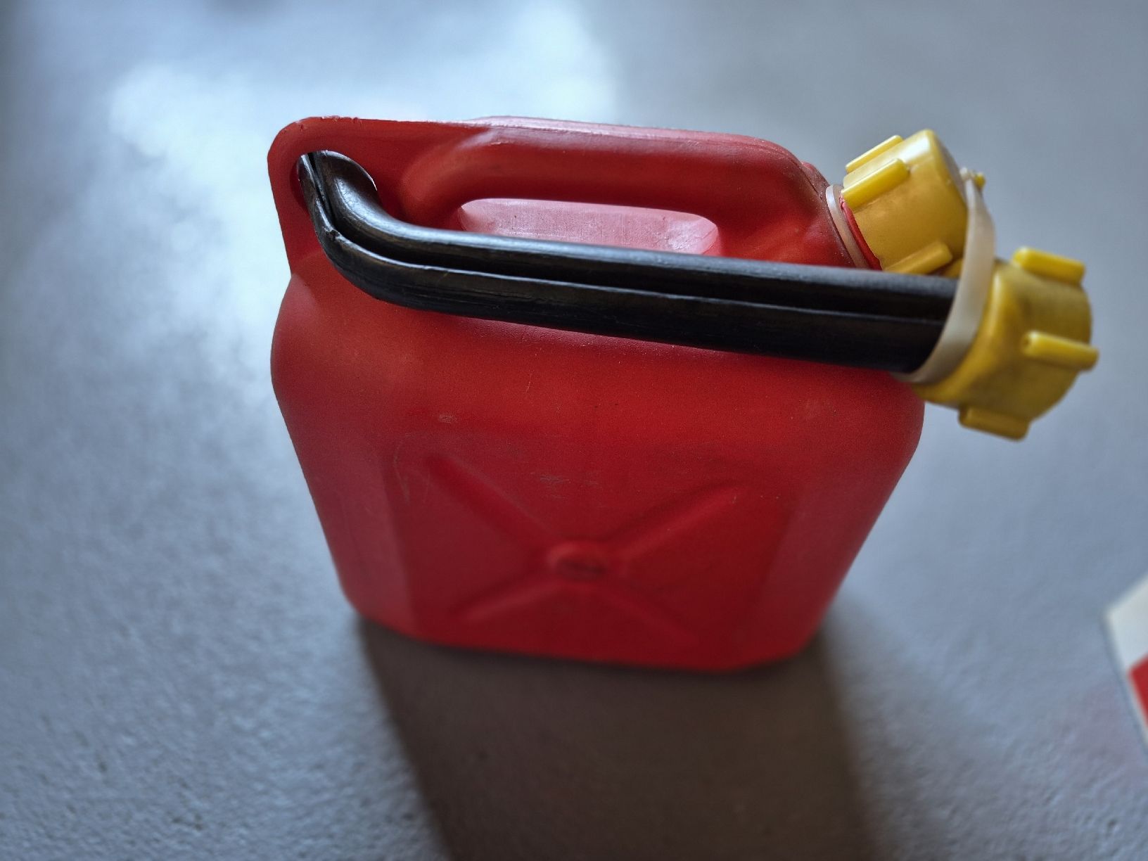 Taniche per benzina: Benzinkanister Rot – Usato da Hindelbank venduto da MRoeth1