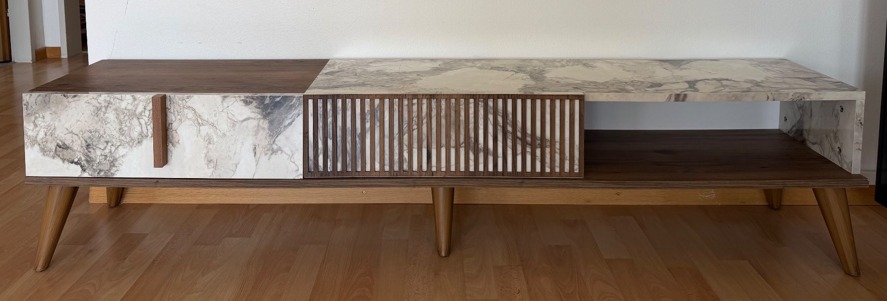 Mobili TV: Modern style TV stand – Usato da Reiden venduto da vic_m6yy
