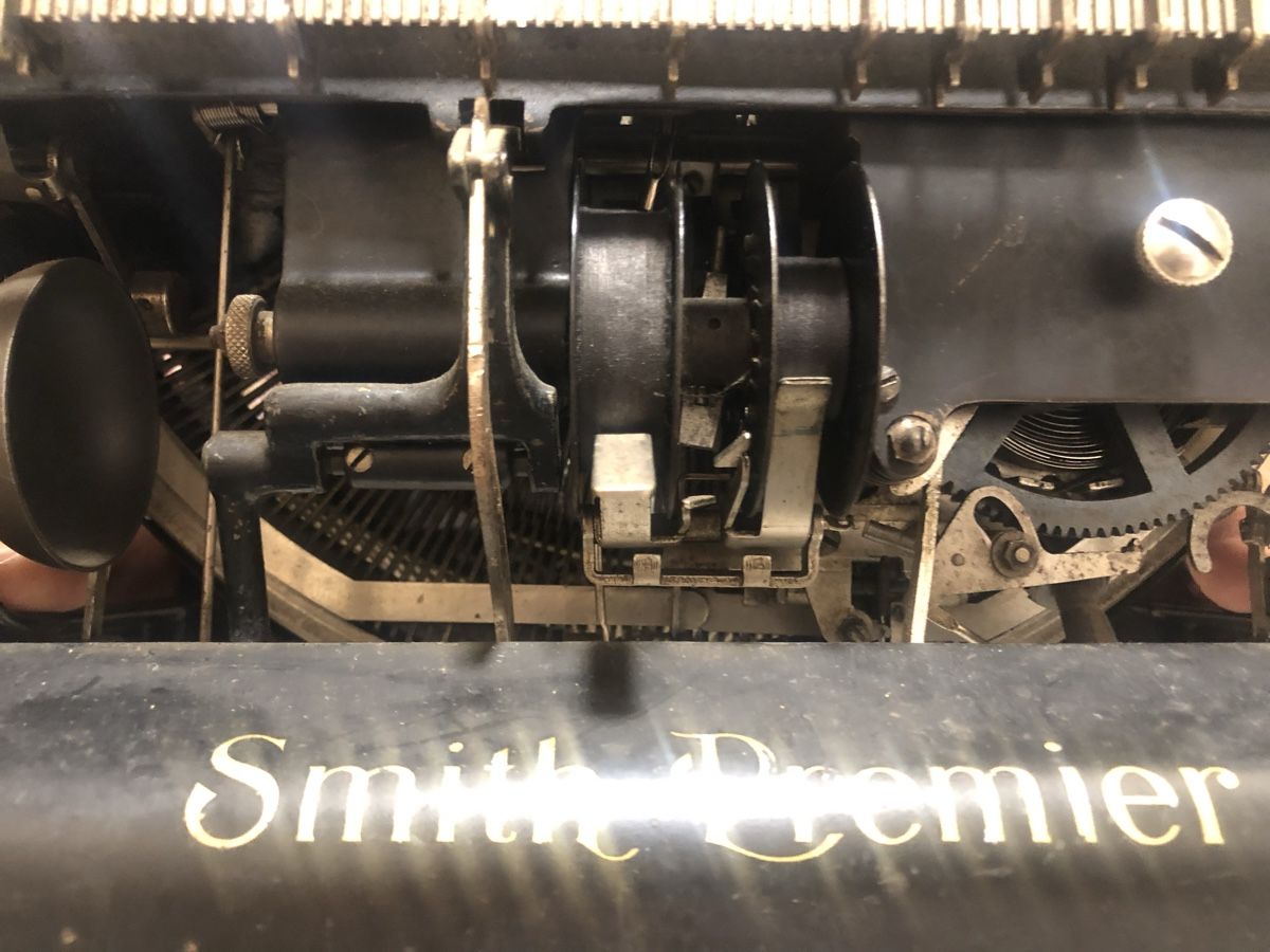 Schreibmaschinen: Machine à écrire ancienne Smith Premier No 10 - vintage – Gebraucht aus Lausanne von Stephaniesdressing 9
