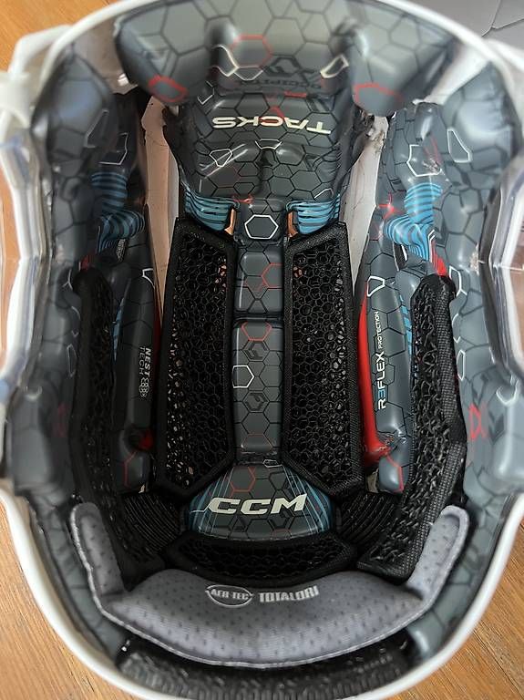 Helme: CCM TACKS 920 Helmet without cage S White – Gebraucht aus Sigirino von mag_96wh 4