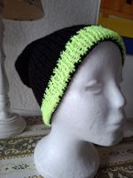 Handgestrickte Slouch Beanie Schwarz Neonrand Unisex 35