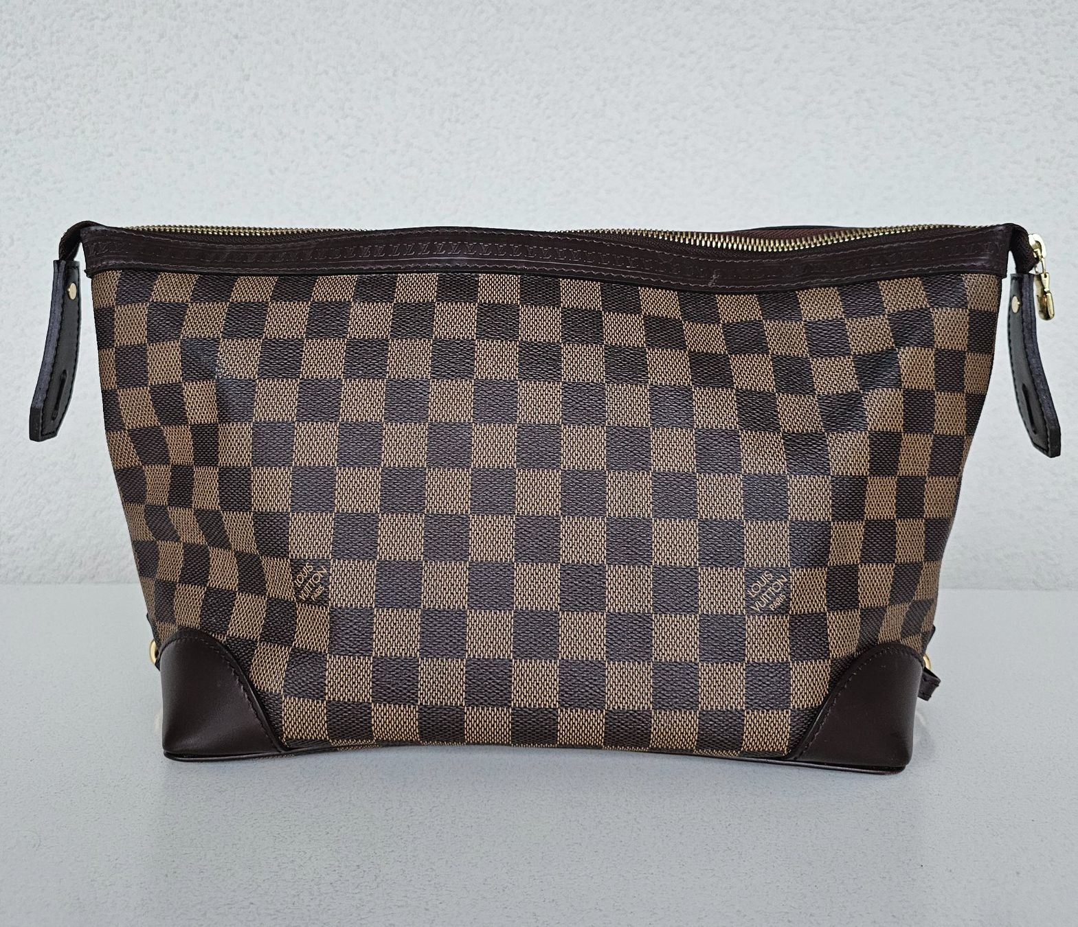 Louis Vuitton Custodie per cosmetici: Louis Vuitton Damier Ebene Trousse Vaslav – Usato da Dottikon venduto da Chicca_73