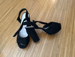 Schwarze Plateau Sandalen mit Absatz und Riemen Grösse 40