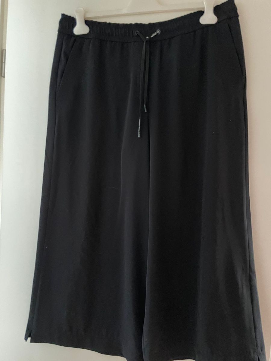 Marc Cain Pantaloni: Marc Cain Stoffhose schwarz Grösse 44 – Usato da Sissach venduto da Monkbay 2