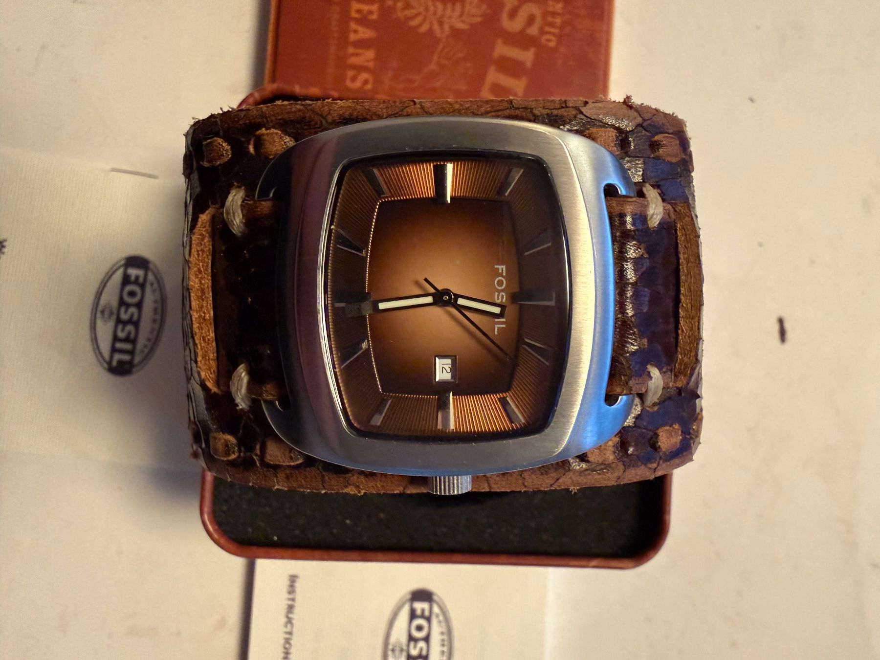 Fossil Orologi: Fossil Oversized Leather Cuff Watch – NEW / Never Worn – Nuovo (secondo la descrizione) da Freienbach venduto da Mariadlgg 5