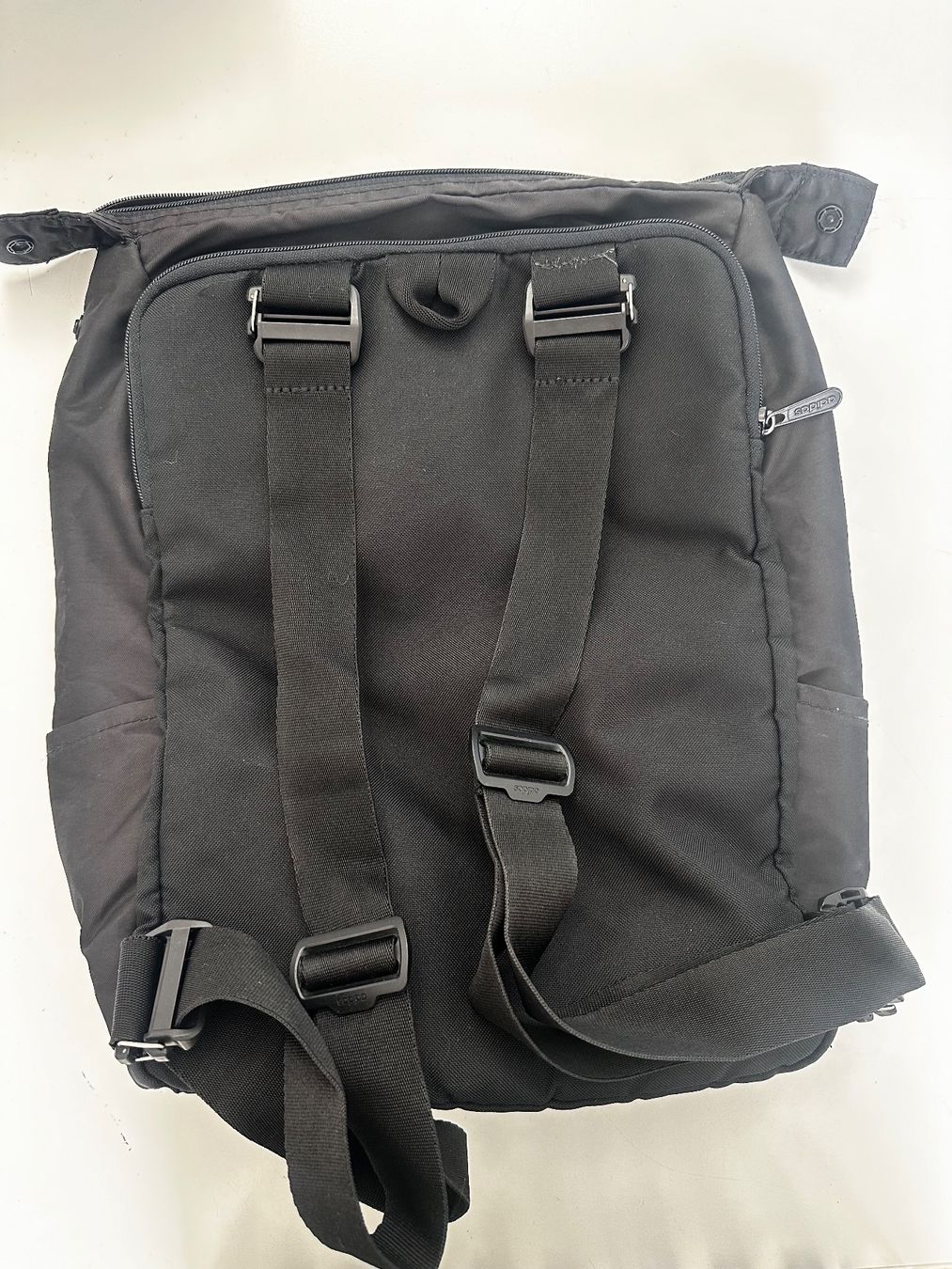 Adidas Rucksäcke: Rucksack Adidas schwarz gut erhalten – Gebraucht aus Haldenstein von enie123 1