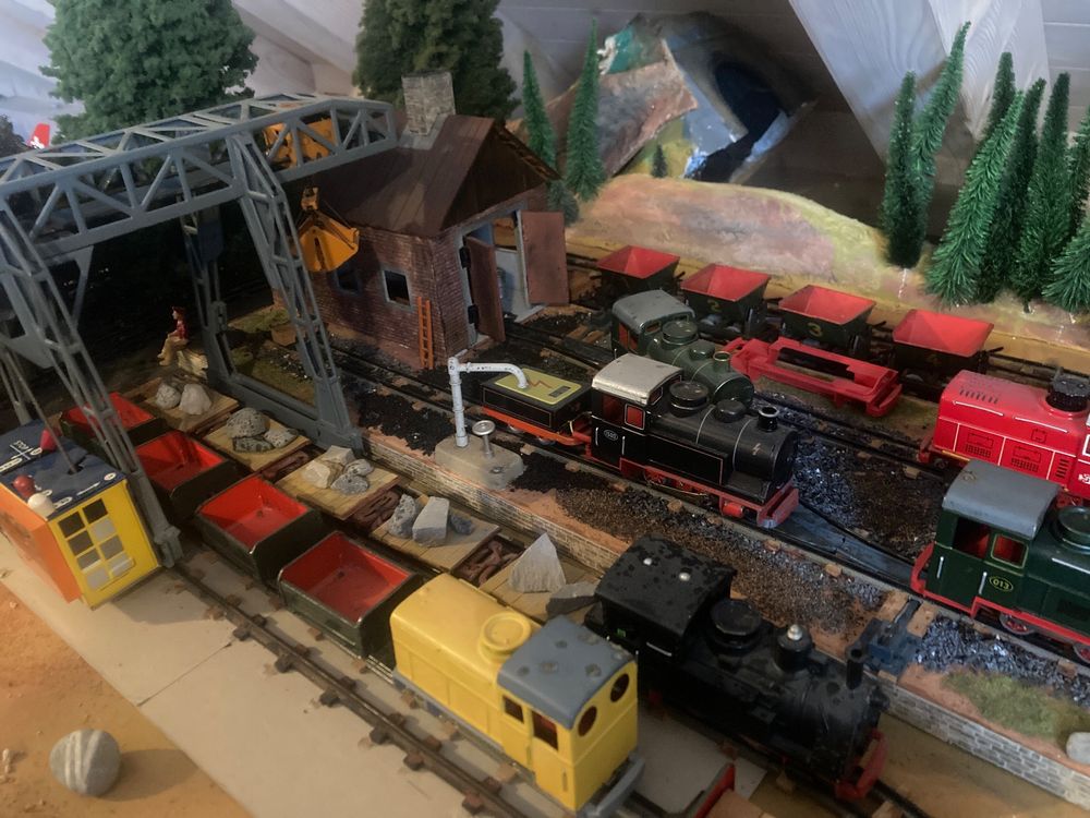 Biller Bahn Modelleisenbahnen: Billerbahnanlage – Gebraucht aus Rotkreuz von uszn 9