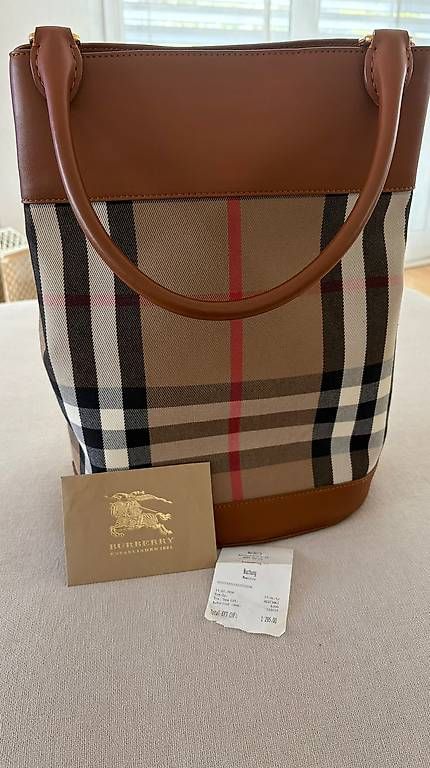 Taschen für Damen: Burberry Tasche – Gebraucht aus Schneisingen von tini_elle 1