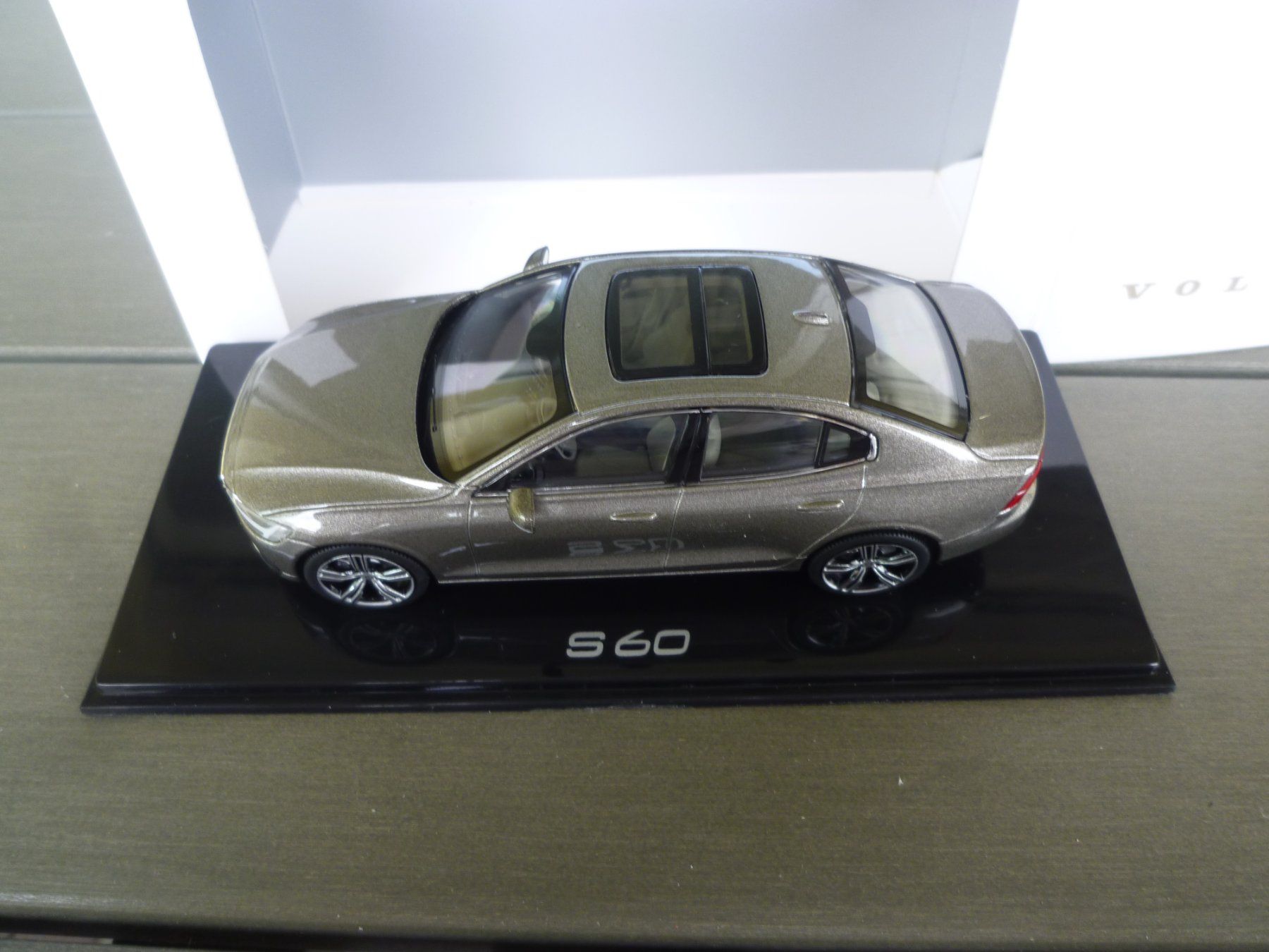 Volvo Modellautos: Volvo S60 – Neu und originalverpackt aus Flawil von Imperiosud 5