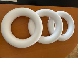 Styropor Kranz  Durchmesse  30cm. 3Stück   zum Basteln