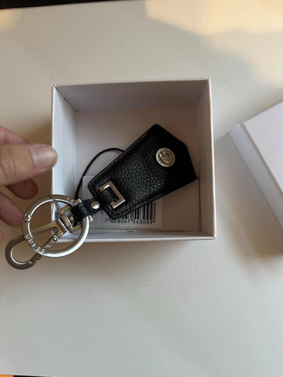 Guess Schlüsselanhänger & - bänder: Portachiavi Guess – Neu (gemäss Beschreibung) aus Cureglia von mat_v7lb