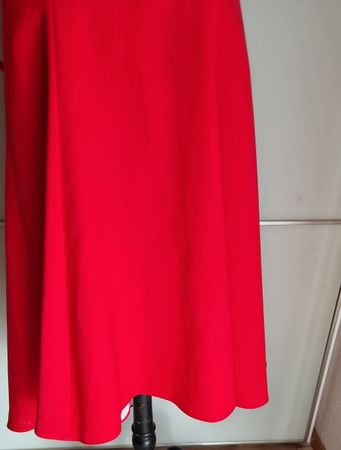 Rotes Kleid, Grösse S – perfekt für den Sommer!