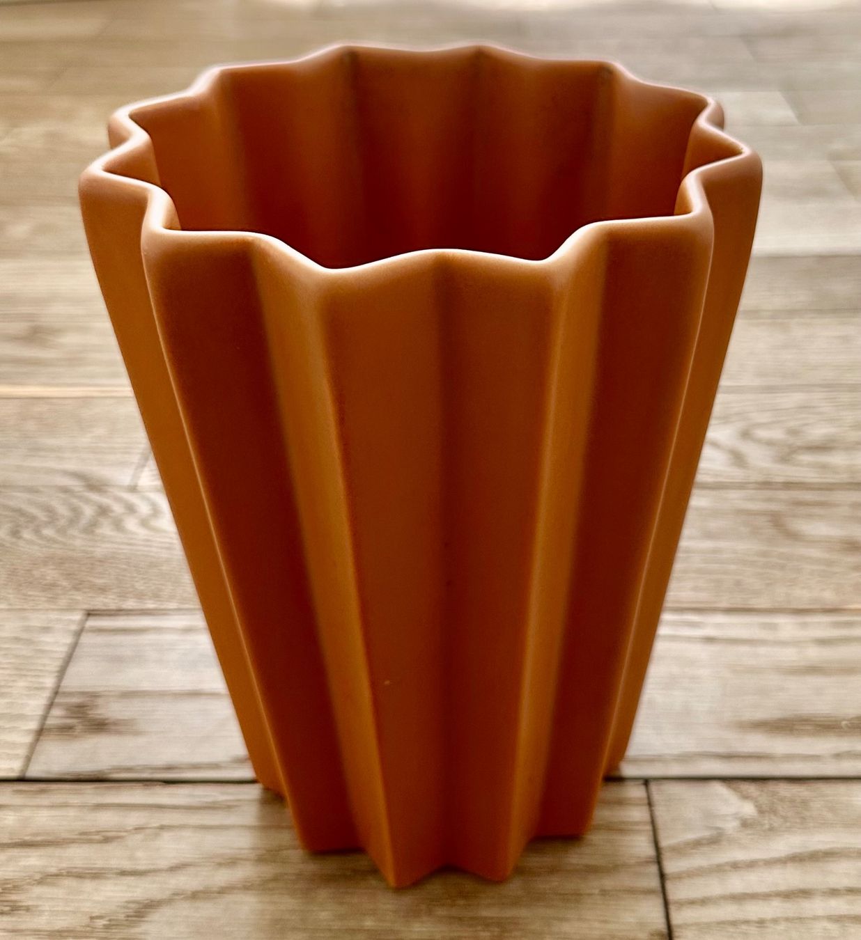 ASA Selection Vasen & Gefässe: Sternförmige ASA-Vase in Ocker – Gebraucht aus Luzern von Mamutpe