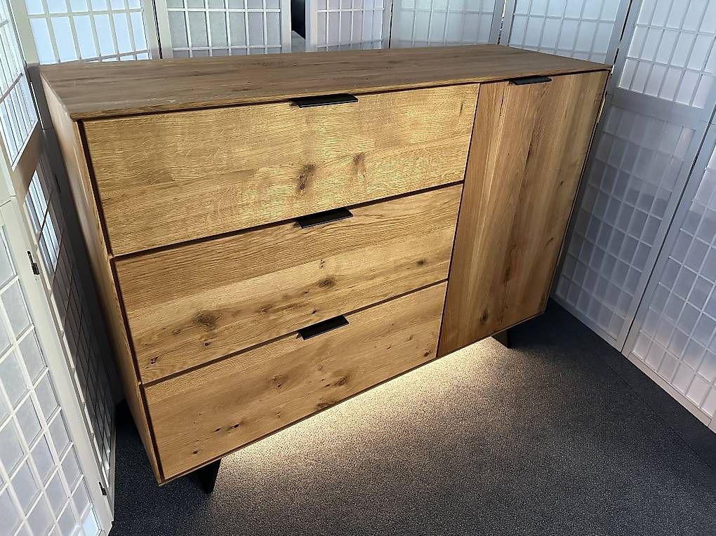 Cassettiere: Sideboard Kommode LUGANO Wildeiche massiv 138 x 99 cm – Nuovo (secondo la descrizione) da Unterentfelden venduto da moebelrufli 3