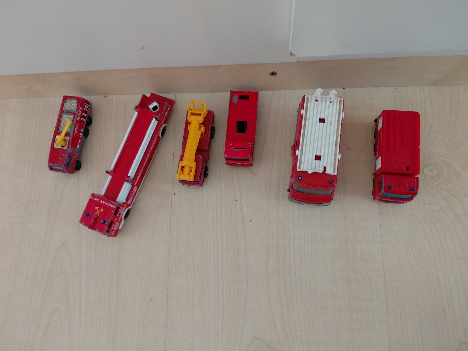 Giocattoli: 6 Feuerwehrautos – Usato da Rudolfstetten venduto da Katechet65 1