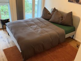 Ikea Bett, SLATTUM, 140 x 200cm, neuwertig inkl. Matratze
