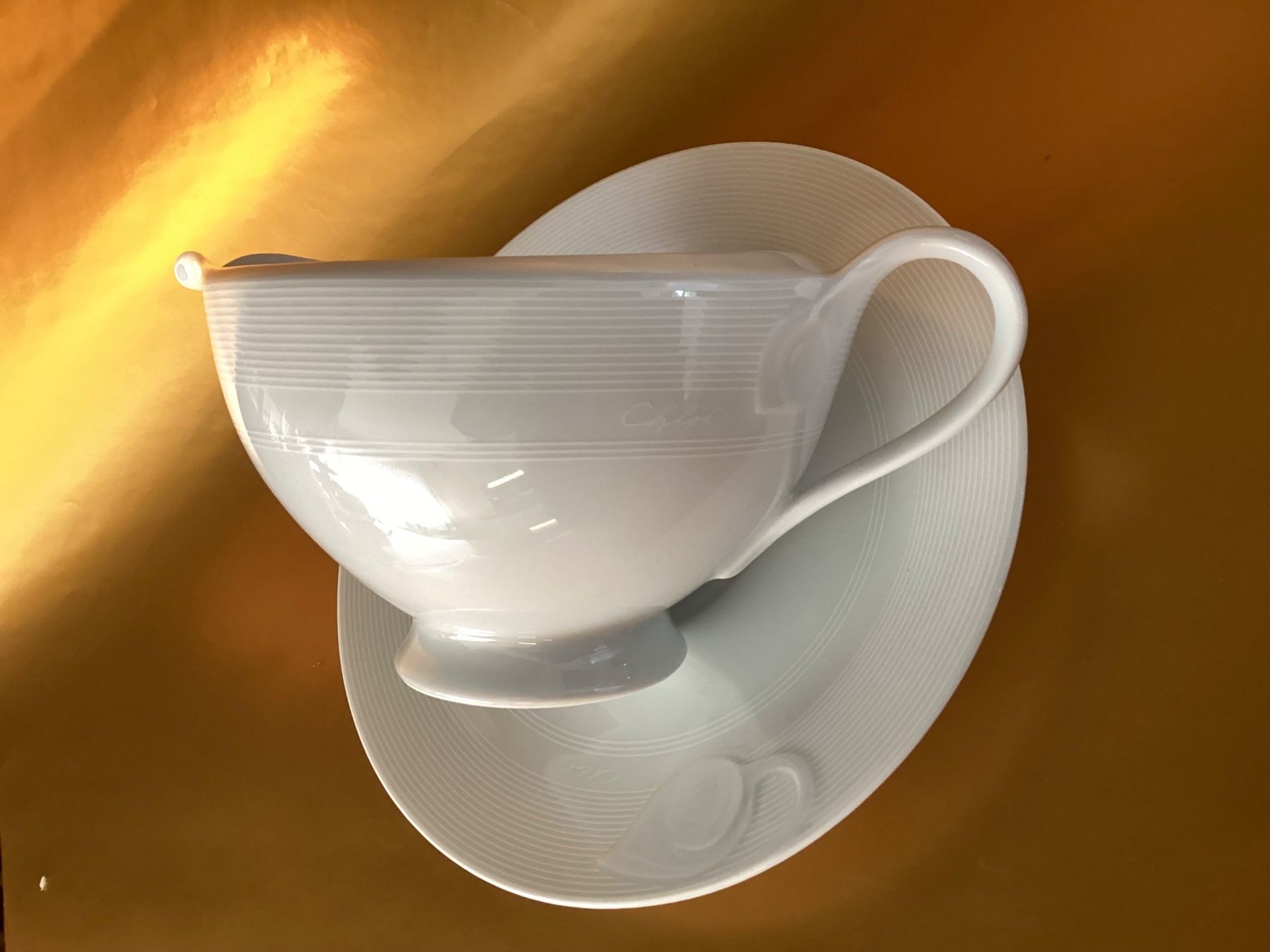 Hutschenreuther Coupes: Hutschenreuther / Sauciere/ Mod. Chloé – D'occasion à Beinwil am See par kae_gh7c 3