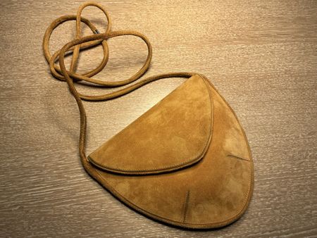Wunderschöne Wildleder Umhängetasche Cognac 