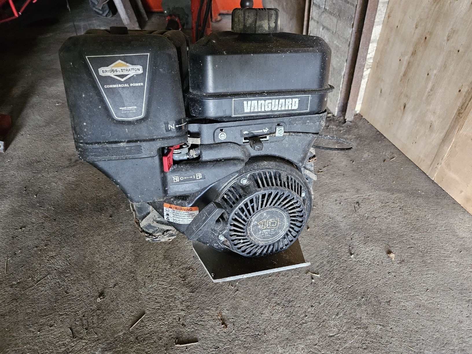 Aebi Tutte le macchine: Aebi AM10 mit neuem B&S Motor – Usato da Riedtwil venduto da Scania94D- 3