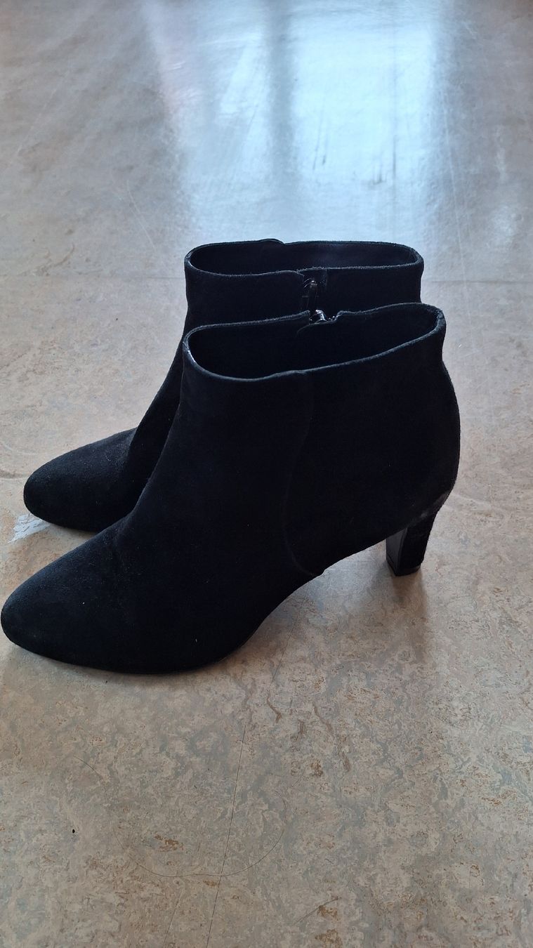 Damenschuhe: Schwarze Stiefeletten Minelli Gr. 39 – Gebraucht aus Brienz BE von mondchatz1 5