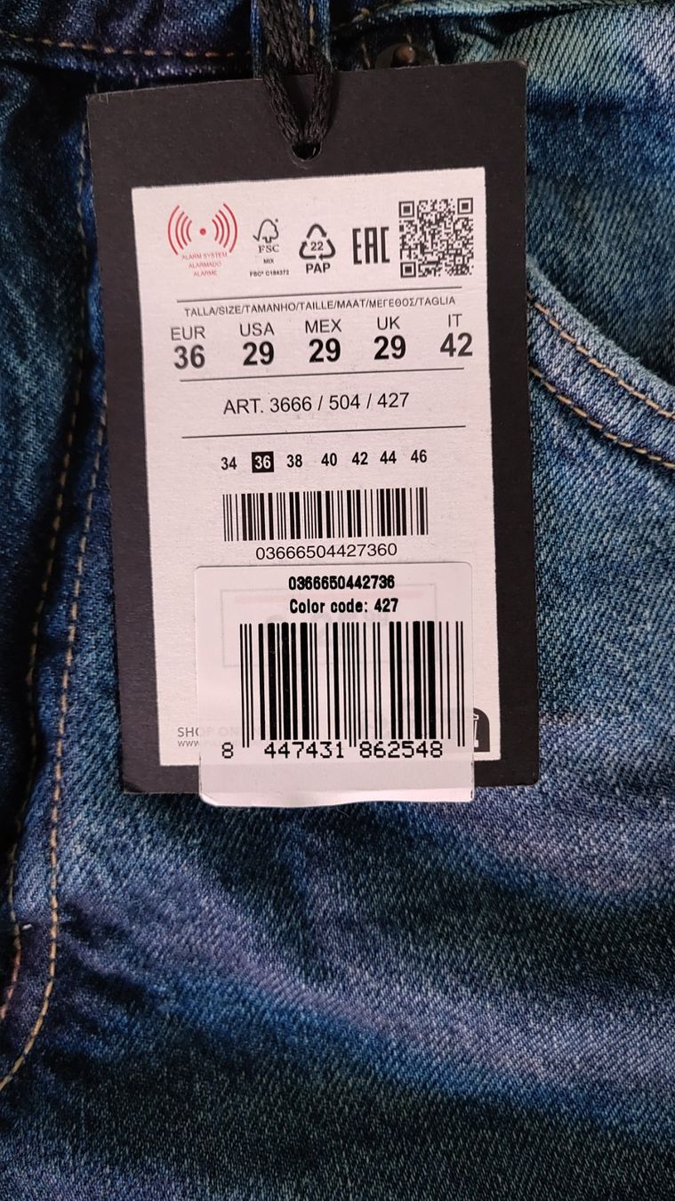 Jeans: Neue Jeans-Shorts Grösse 36 – Nuovo (secondo la descrizione) da Bätterkinden venduto da neuseeland79 1