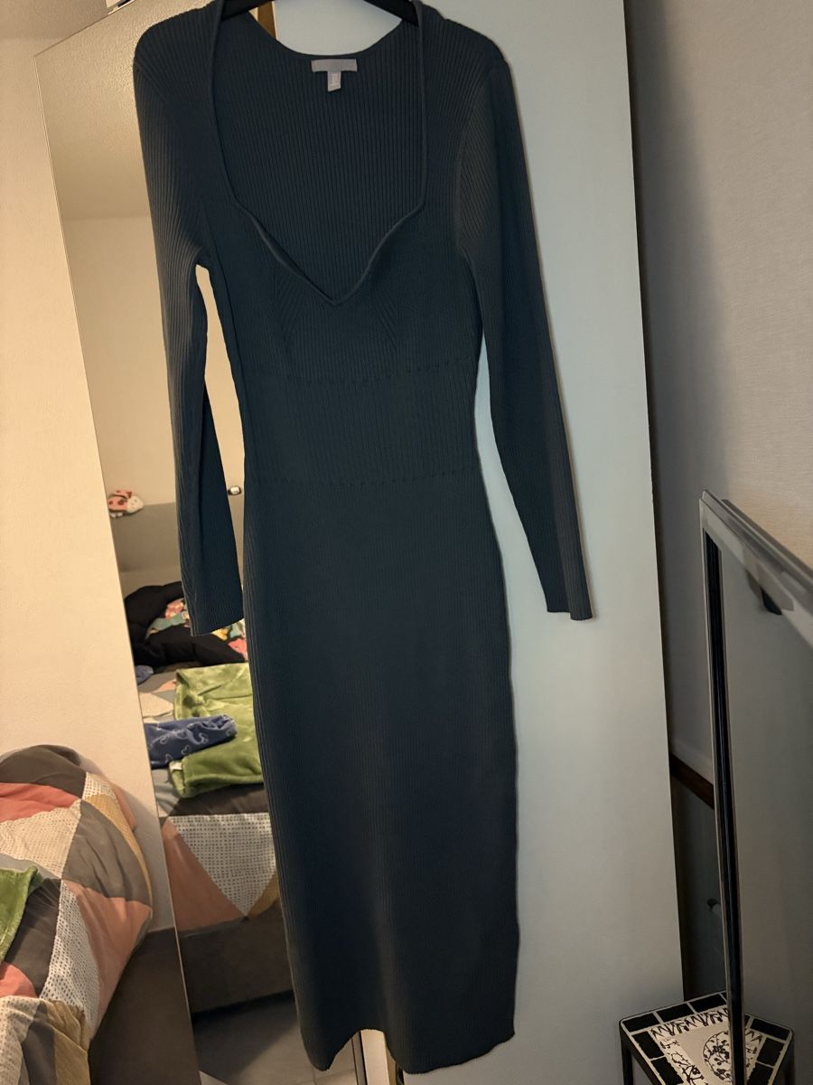 H&M Robes: Blaues Strickkleid – Neuf (Voir description) à Olten par edona_muslija