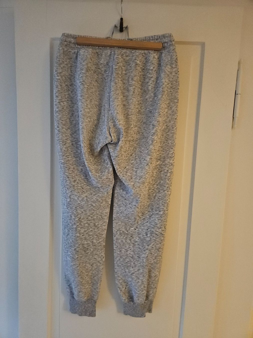 Pantaloni: Graue Damen Trainerhose, Grösse S – Usato da Zürich venduto da anna_r26m 3