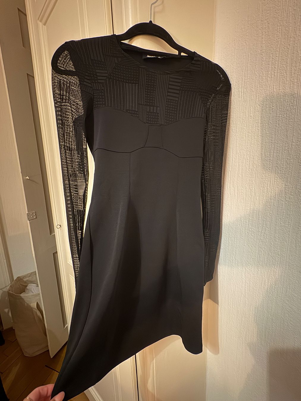 Desigual Kleider: Robe noire Desigual – Neu (gemäss Beschreibung) aus Lausanne von EloLausanne