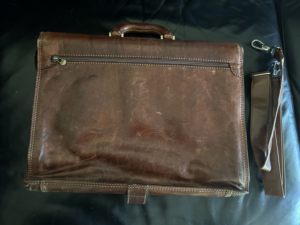 Valigie & Borse: Alte Ledertasche Aktentasche  – Usato da Bülach venduto da larson27 2