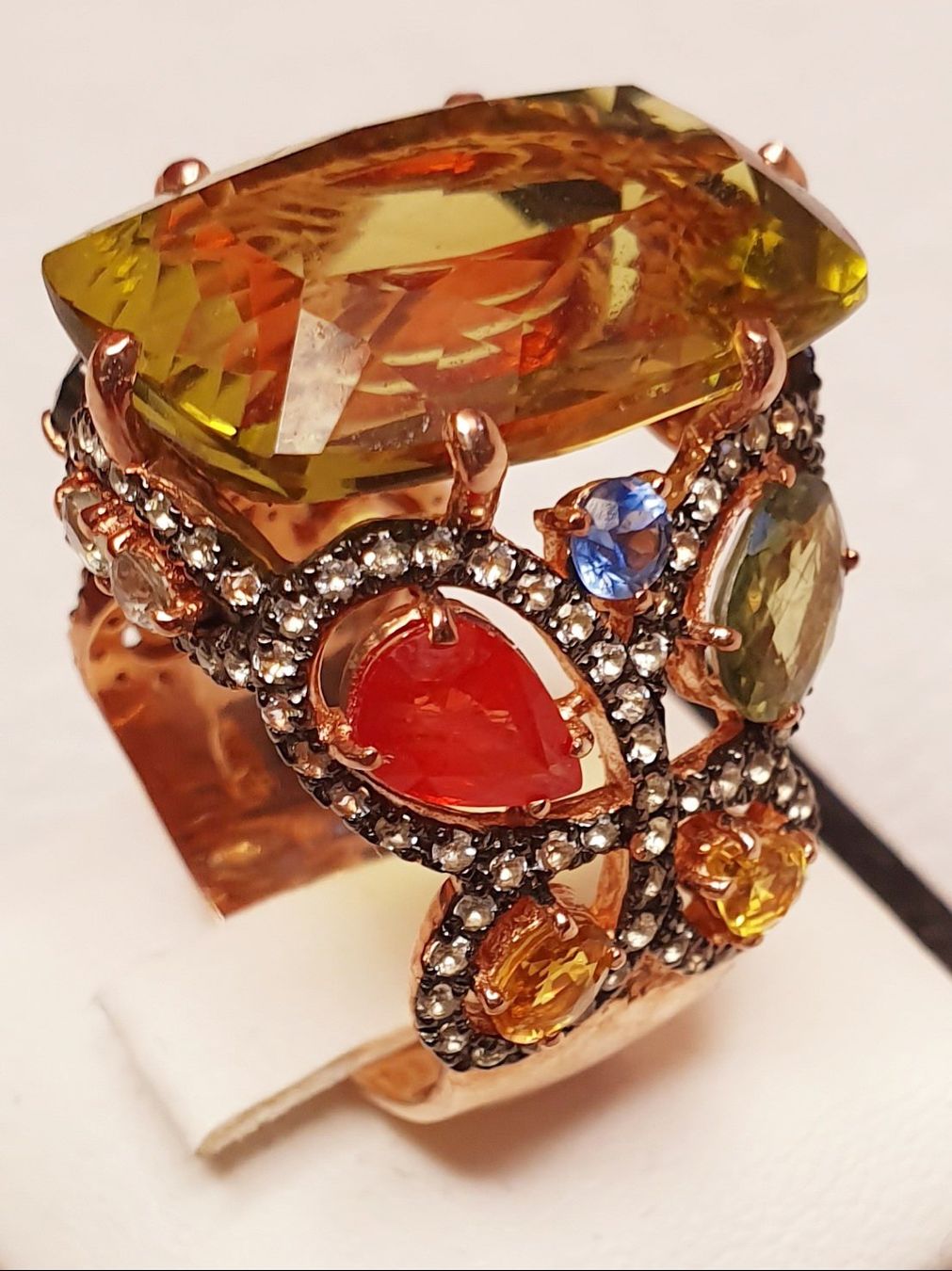 Anelli: Verspieltes Statement Ring mit Zitrin und Edelsteinen – Nuovo e nell'imballaggio originale da Zürich venduto da adriben 5