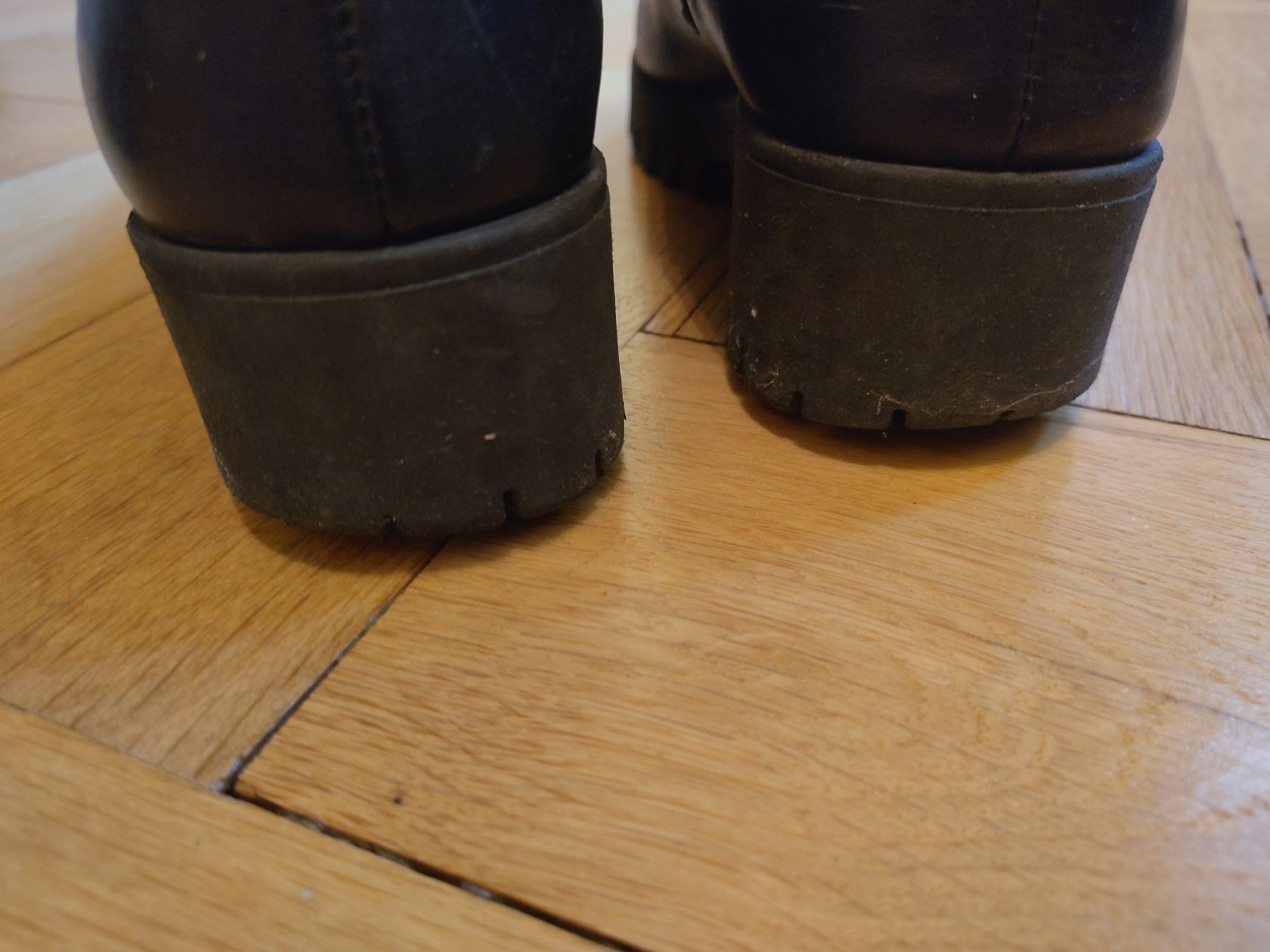 Damenschuhe: Stiefeletten – Gebraucht aus Bern von Linii 3