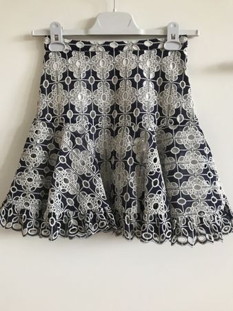 Jupe SANDRO, broderie anglaise, bleu marine blanc, T.0